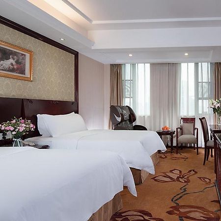Vienna Hotel Guiyang Exhibition Center Екстериор снимка