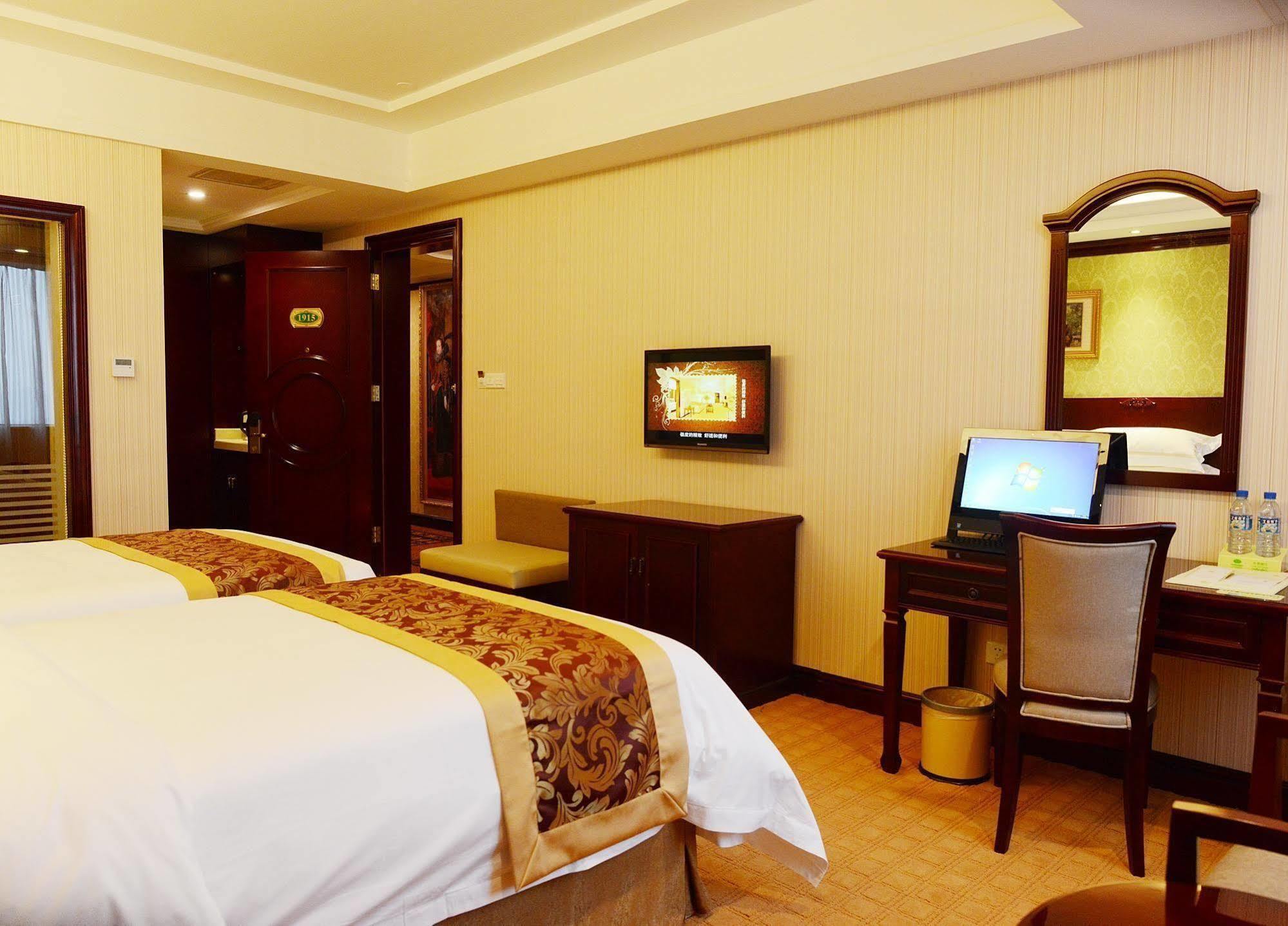 Vienna Hotel Guiyang Exhibition Center Екстериор снимка