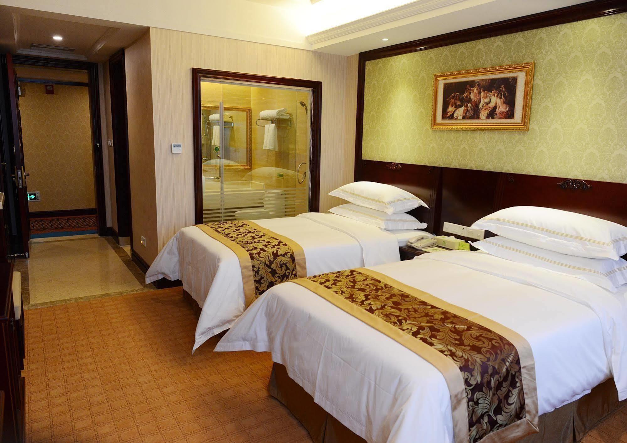 Vienna Hotel Guiyang Exhibition Center Екстериор снимка