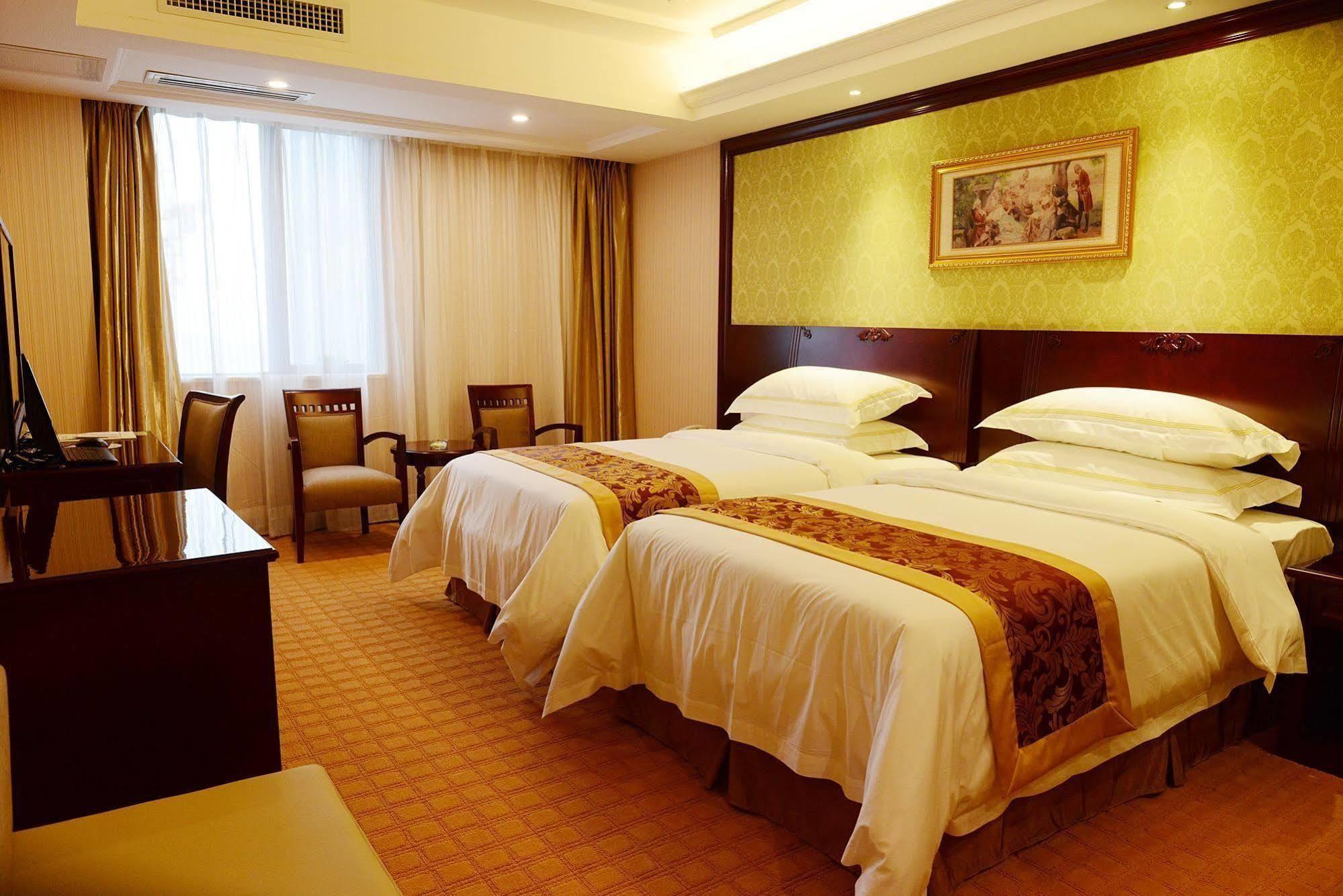 Vienna Hotel Guiyang Exhibition Center Екстериор снимка