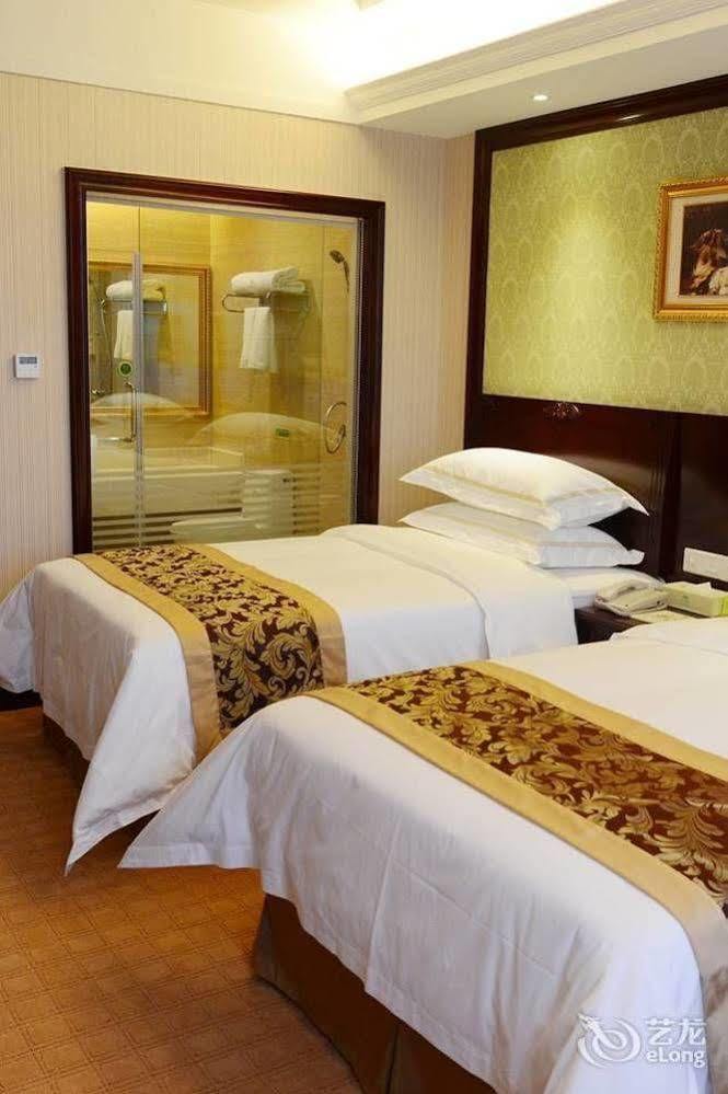 Vienna Hotel Guiyang Exhibition Center Екстериор снимка